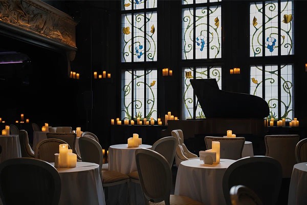 Вечер в Особняке