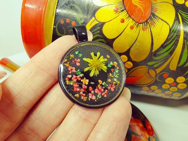 Мастер-класс «Кулон в стиле хохломской росписи»