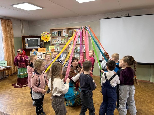 Фольклорный праздник «Чаепитие у бабушки Маслены»