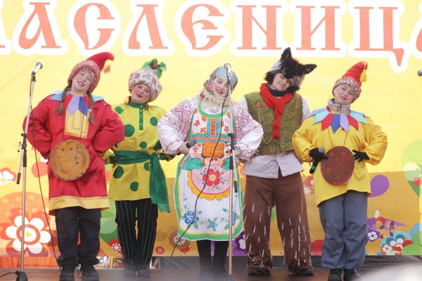 Театрализованная программа для младших школьников «Как Чебурашка Масленицу встречал»