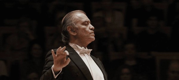 Симфонический оркестр Мариинского театра. Дирижёр — Валерий Гергиев