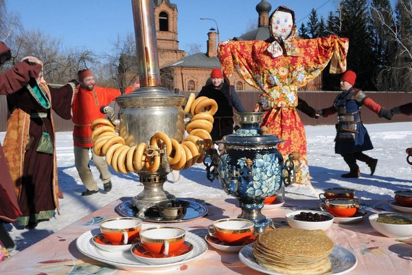 Масленичные народные гуляния «Русская, старинная, румяная, да блинная!»