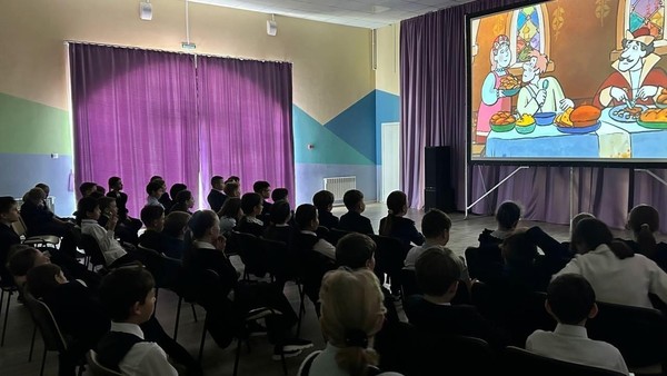 Трансляция в виртуальном зале детского лагеря «Любознайка» в рамках национального проекта «Культура»