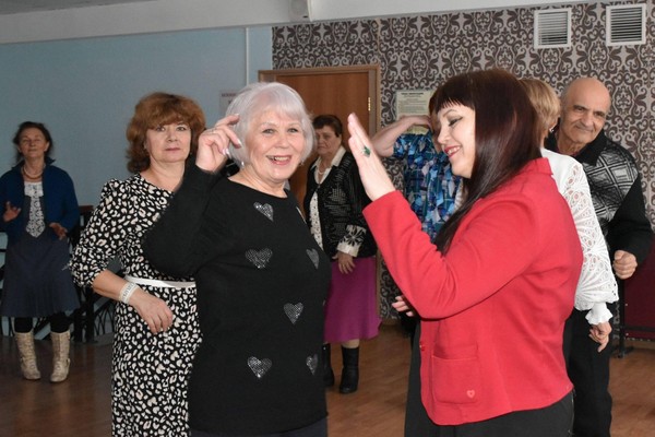 Танцевально-развлекательная программа «Наши лучшие годы»