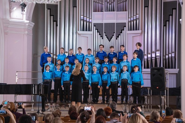 Прием заявок на участие в конкурсе хоровых коллективов и вокальных ансамблей «Жаворонки»