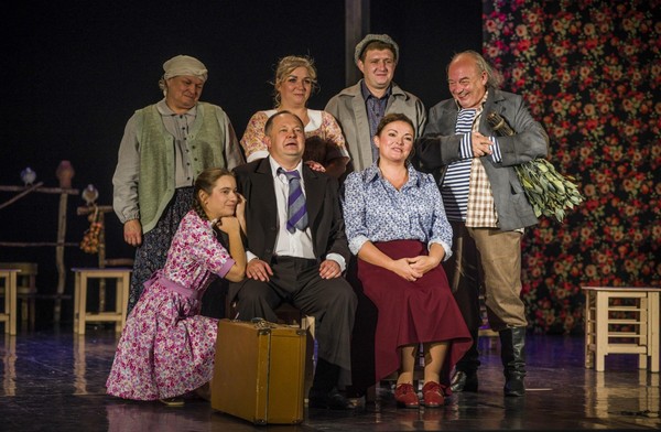 Спектакль «Любовь и голуби»