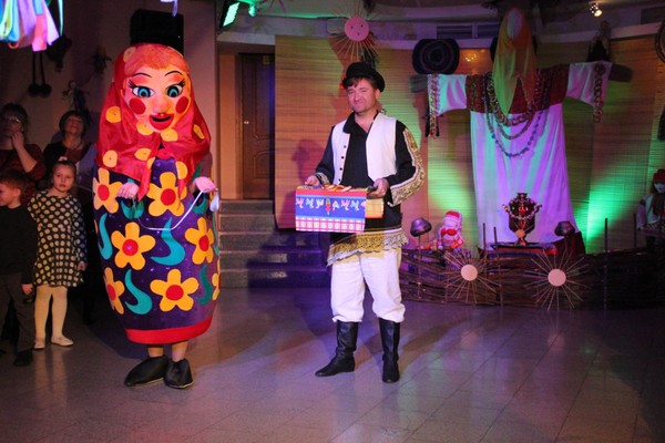 Спектакль «Проводы широкой Масленицы»