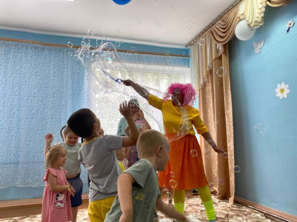 Развлекательная программа для детей«В гостях у Ириски»