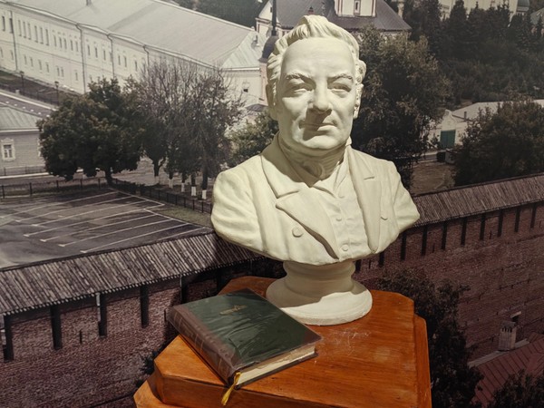 Литературная программа «Беленький, черненький, серенький»