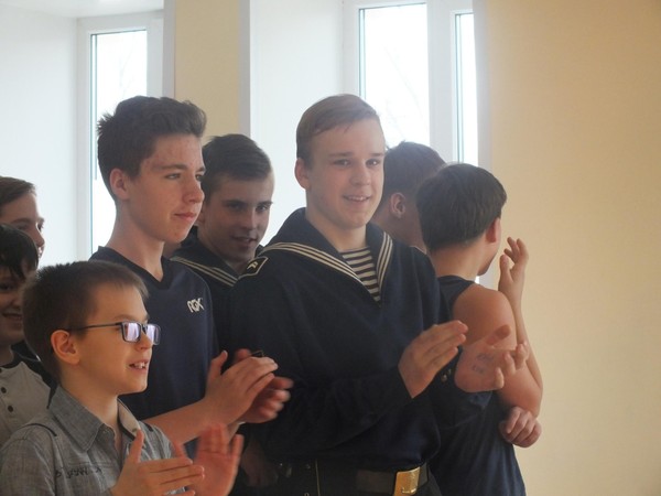 Оконная выставка «Оружие, которое нас защищает»