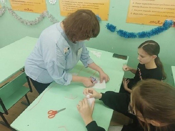 Познавательный час «Добрых рук мастерство»