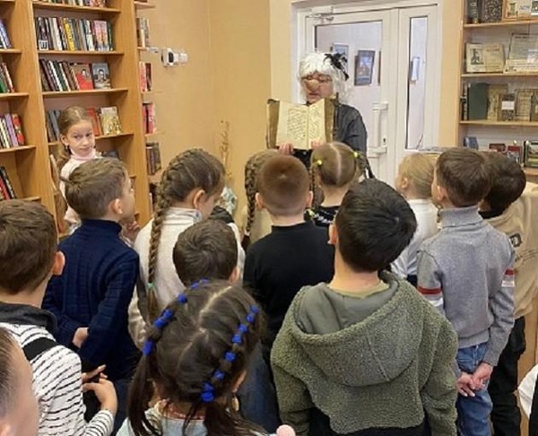 Познавательный час «Открываем книжный мир»