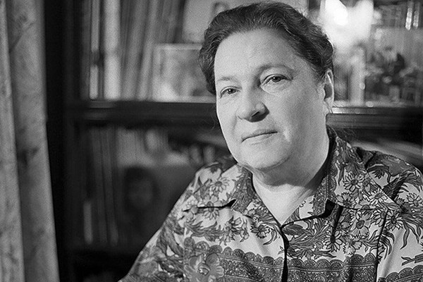 «Любимых книг листая страницы»: поэтическая карусель