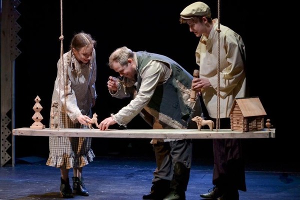 Спектакль «Далекая и близкая сказка»