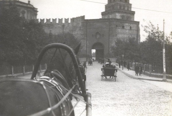 Экскурсия по выставкам «Молодой Толстой», «Лев Толстой на коне»