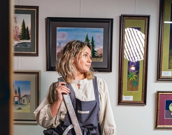 Выставка-экспозиция Марии Артемьевой «Цветущая палитра»