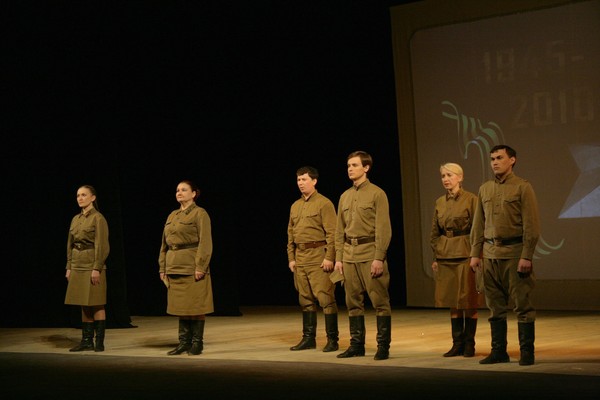 Спектакль «Дорогами войны»