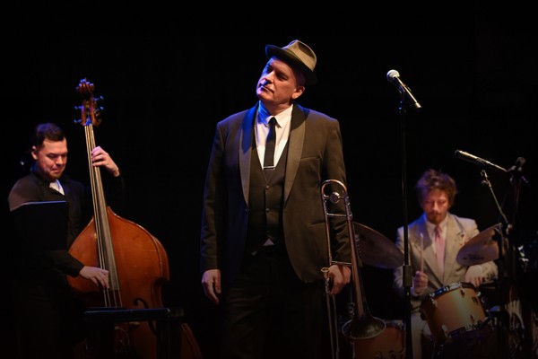 Дэн Барнетт и квартет Дмитрия Сабурова