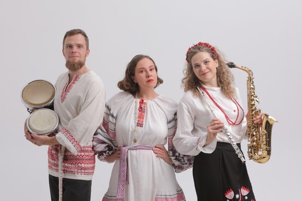 По светлице