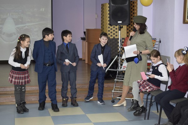 Праздничная программа для младших школьников «Аты-баты, мы будущие солдаты!»