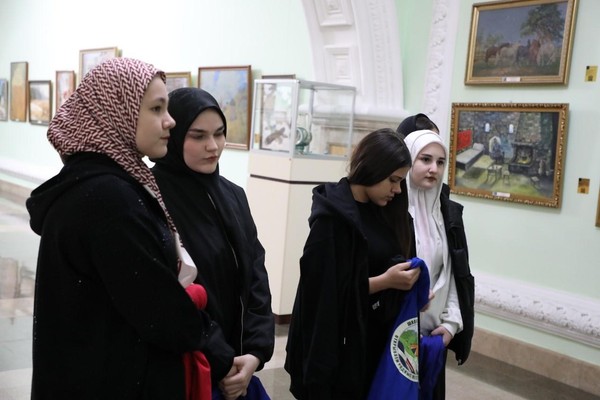 Экскурсия по картине С. Бицираева «Старики»