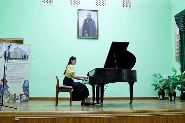 Открытое зачетное выступление студентов по общему фортепиано