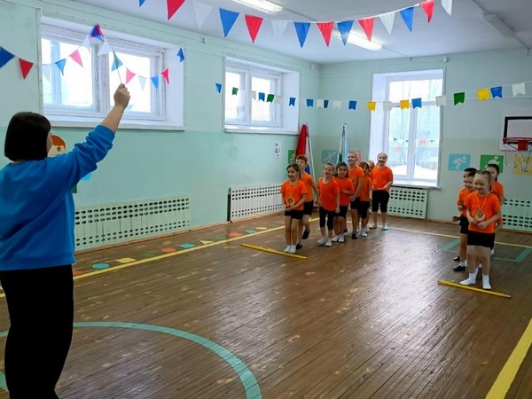 Спортивный праздник «Смелые, умелые»