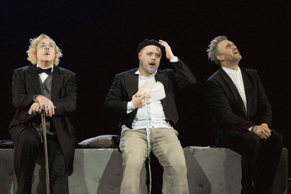 Спектакль «Ветер шумит в тополях»