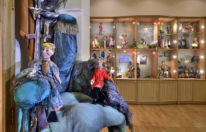 Путешествие в волшебную страну кукол