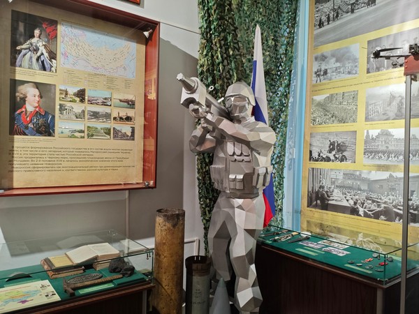 Литературно-музыкальная программа «За спиной – родина»