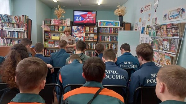 Конкурсно-развлекательная программа «Защитником быть Родине служить»