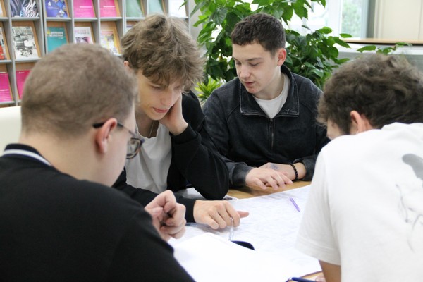 Командная игра-викторина «Наша армия»