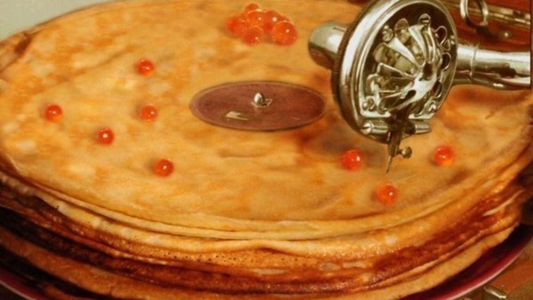 Джем с блинами или блины с джемом