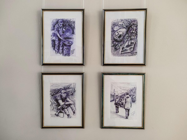 Персональная выставка рисунков «Зарисовки из-за ленточки»