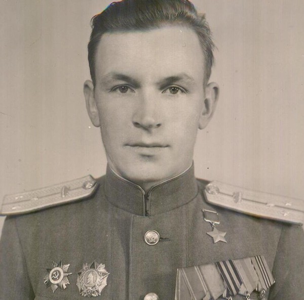 Выставка «Герои нашей Победы. Герой Советского Союза А. В. Кардашин»