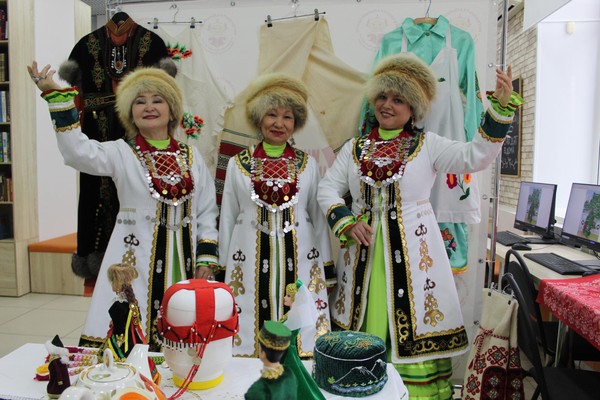 Тематический час «Народные промыслы России»