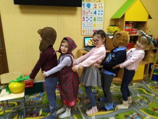 Литературно-познавательный час «Страна детского фольклора»