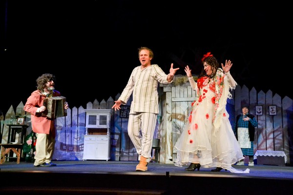 Спектакль «Шутки в глухомани»