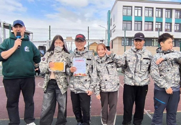 Игра-соревнование «Сильные, ловкие, смелые»