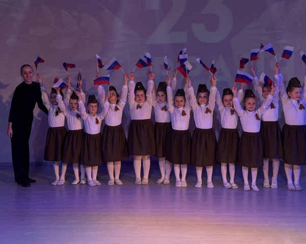 Праздничный концерт «Славьтесь, защитники нашей страны»