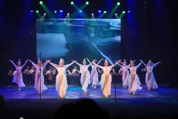 Программа «Белого месяца теплый привет!»