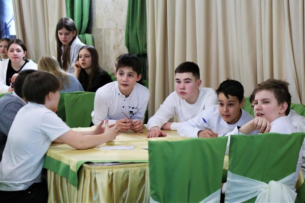 Интеллектуально-патриотическая игра «На страже родины»