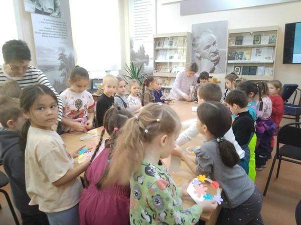 Патриотический час «Наши защитники»