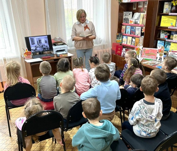 Патриотические игры «Будем в армии служить»