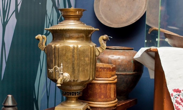 Со словарём Владимира Даля по Большому Сибирскому тракту