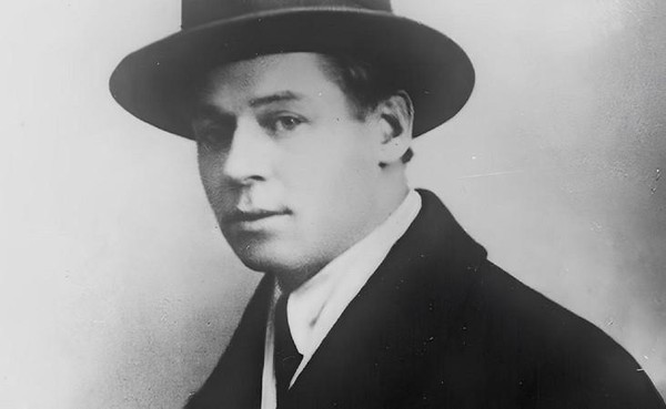 Выставка «Черный человек. Исповедь поэта»