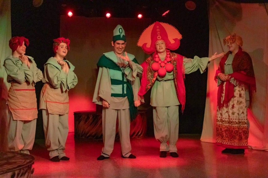 Спектакль "В некотором царстве"