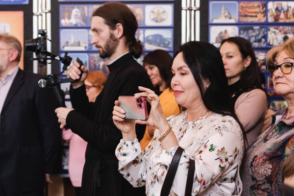 Открытие фотовыставки Алексея Мякишева «История одного паломничества»