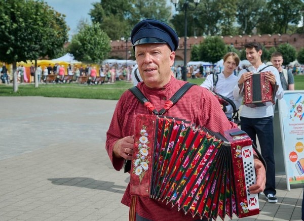 Прием заявок на Всероссийский фестиваль-конкурс гармонистов «Гармоньфест!»