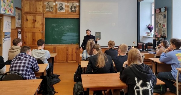 Литературный час «Словари – наши помощники и друзья»